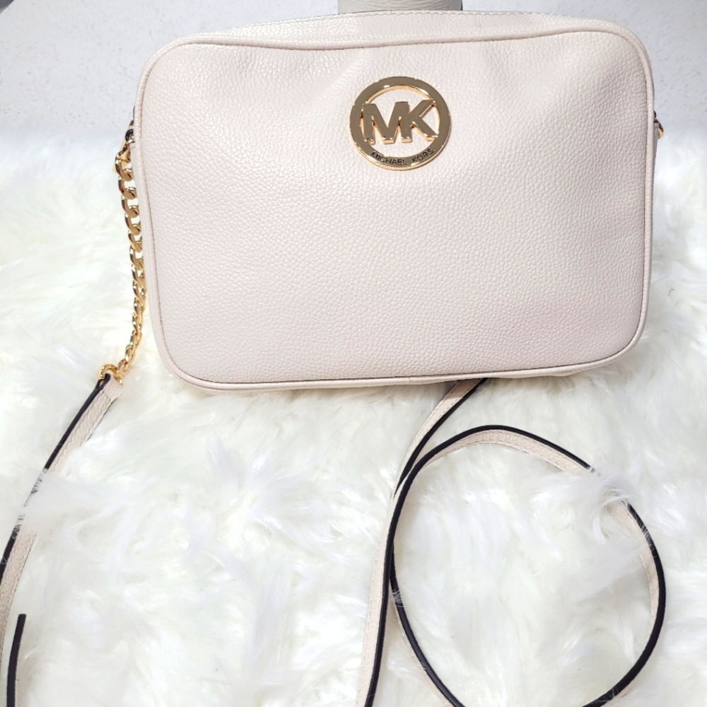 Michael Kors White and Gold Shoulder Bag with Iconic Design - like new